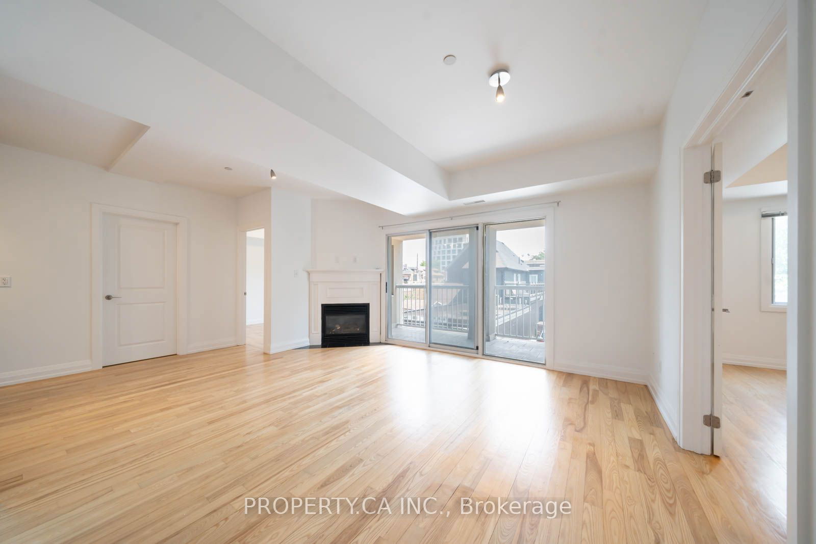 473 Dupont St, unit 3 for sale