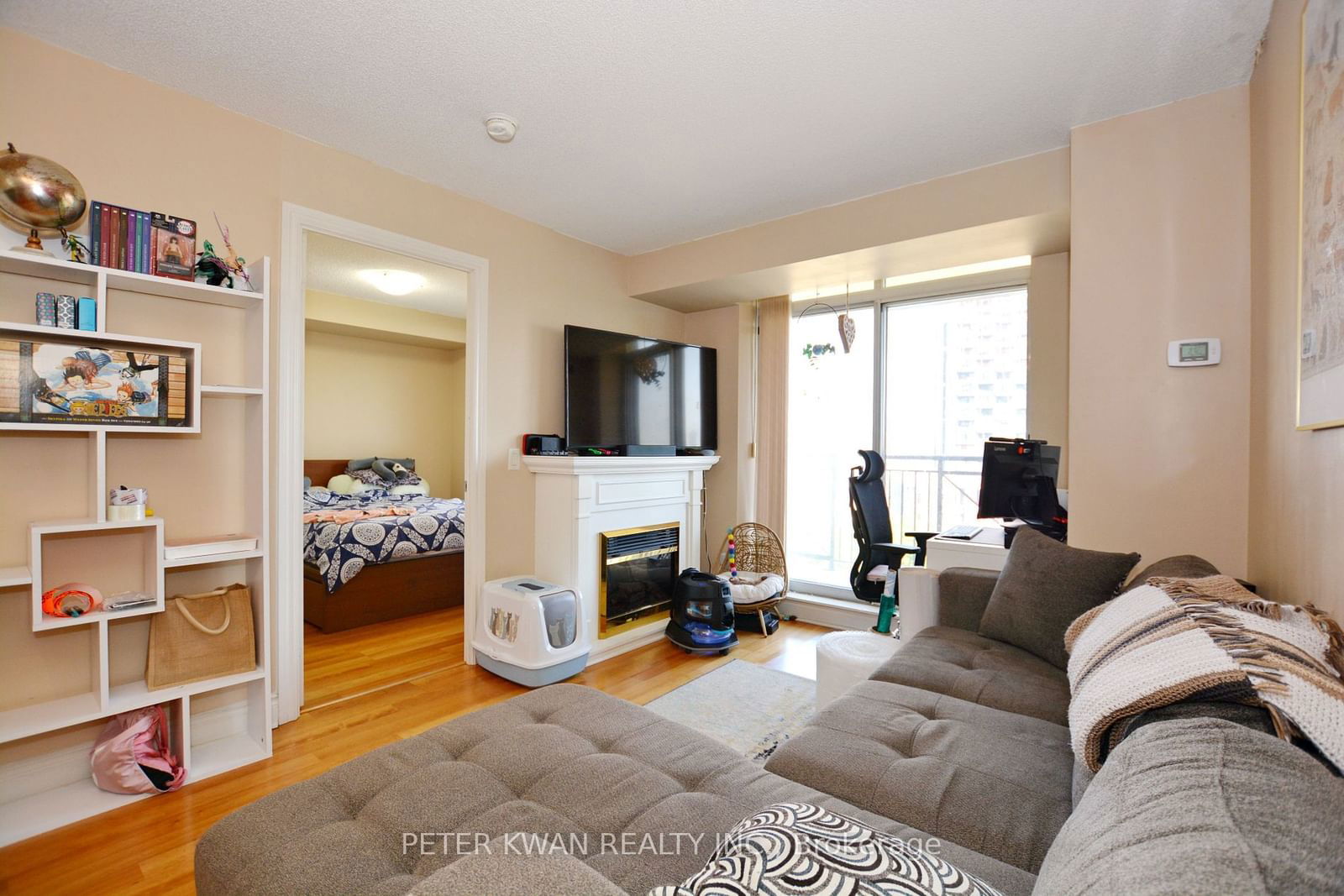 1103 Leslie St, unit 801 for rent