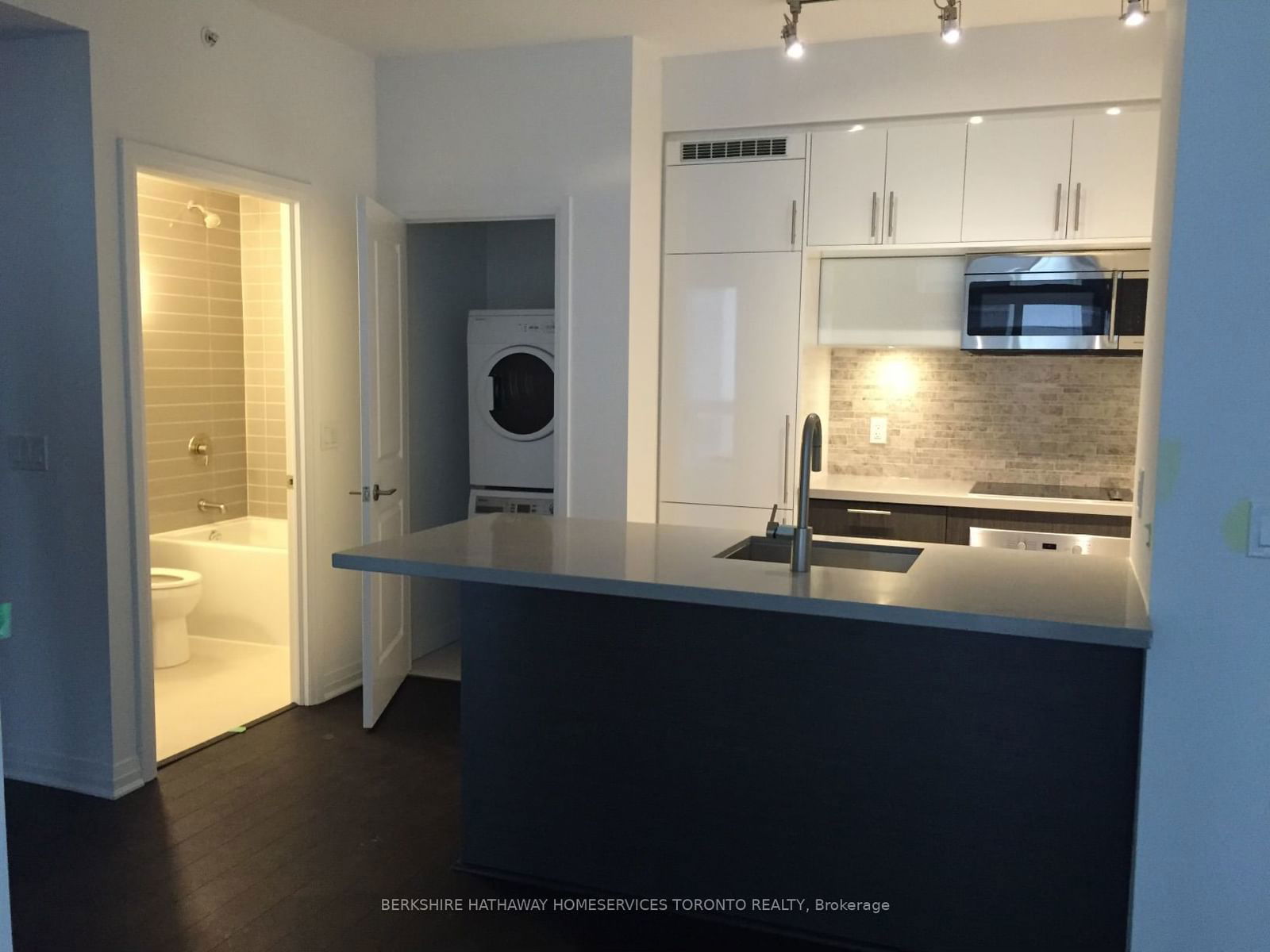 8 Mercer St, unit 1206 for rent