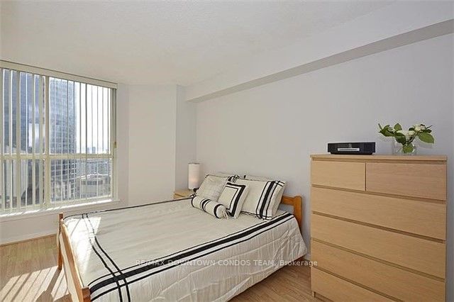 44 St Joseph St, unit 2007 for rent