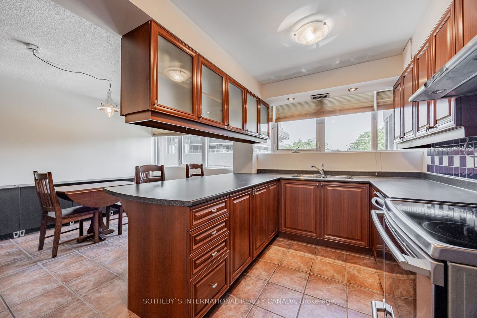 256 Jarvis St, unit 3B for sale