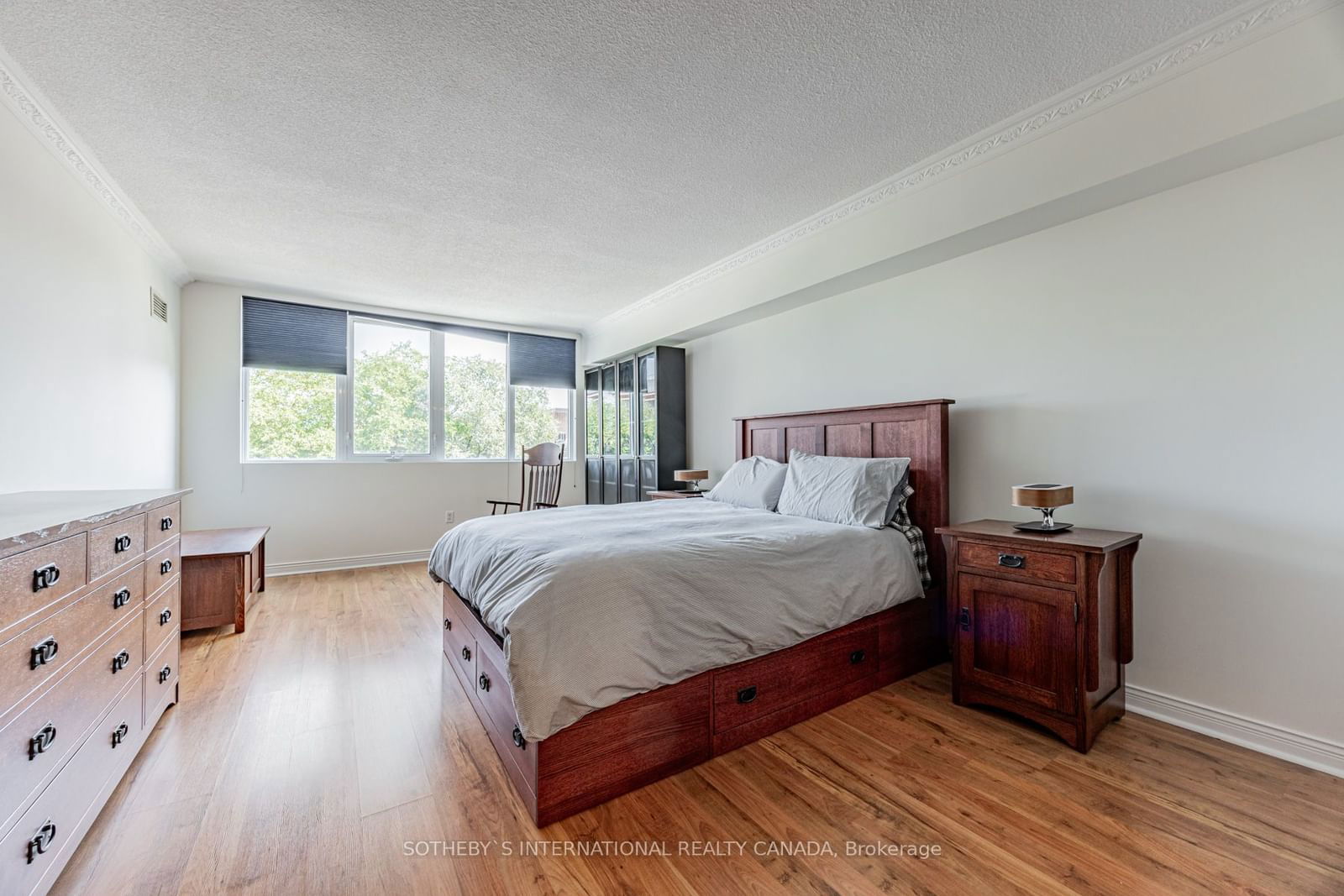 256 Jarvis St, unit 3B for sale