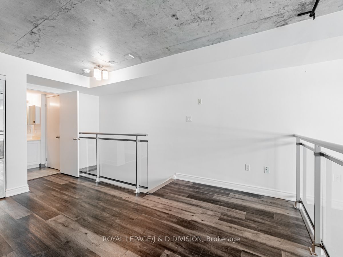 954 King St W, unit 326 for sale