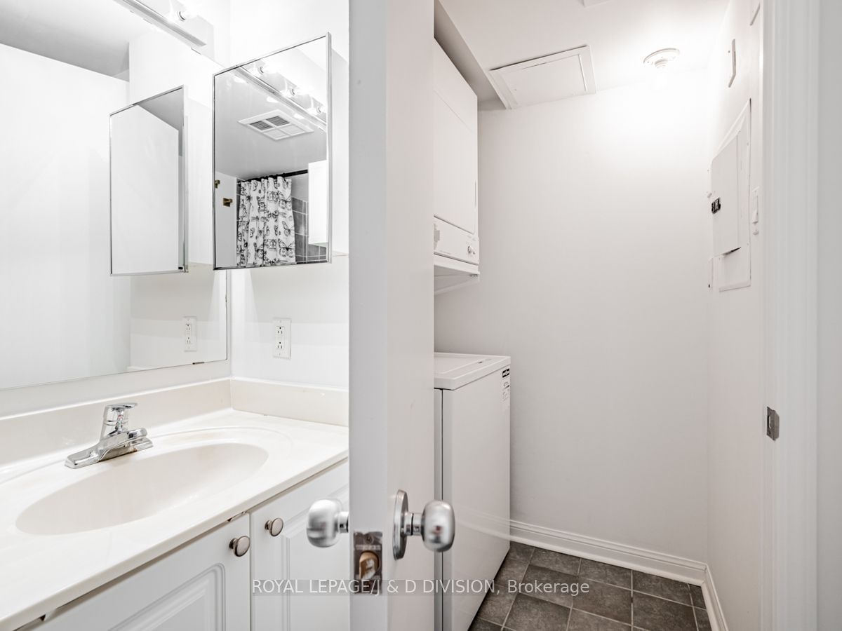 954 King St W, unit 326 for sale