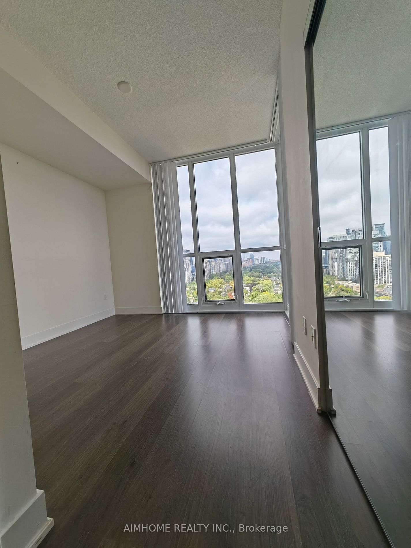 88 Sheppard Ave E, unit 2009 for rent