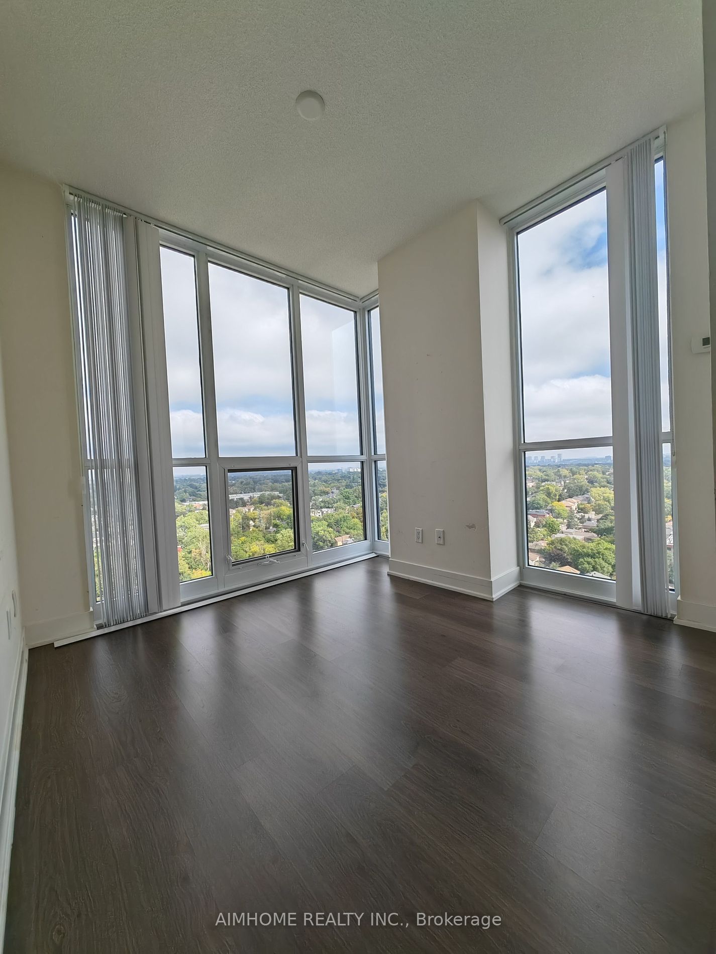 88 Sheppard Ave E, unit 2009 for rent