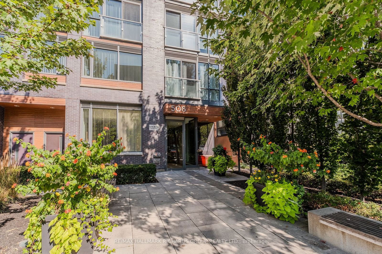 508 Wellington St W, unit 611 for sale