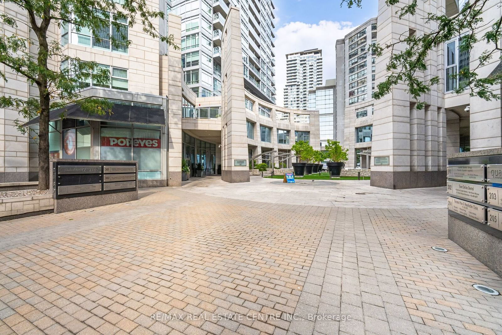 2191 Yonge St, unit 3711 for sale