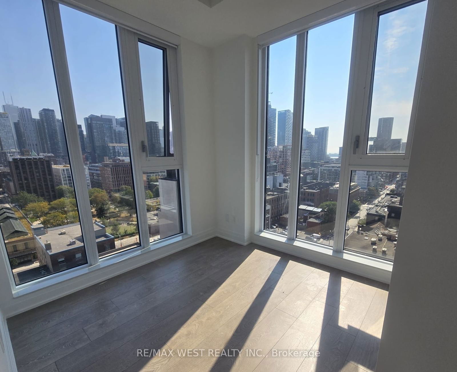 543 Richmond St W, unit Ph09 for rent