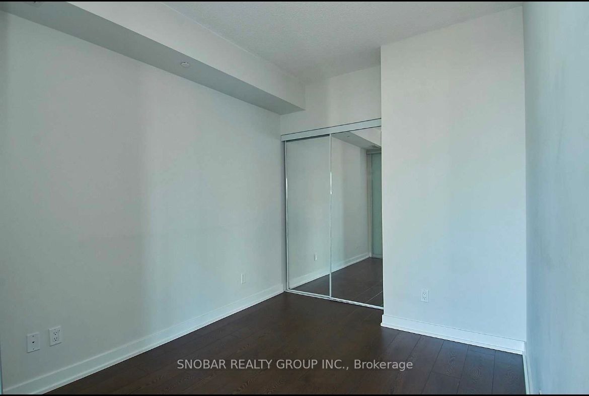 20 Bruyeres Mews, unit LPH5 for rent