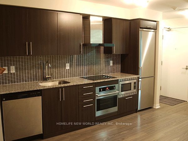 352 Front St W, unit 521 for rent