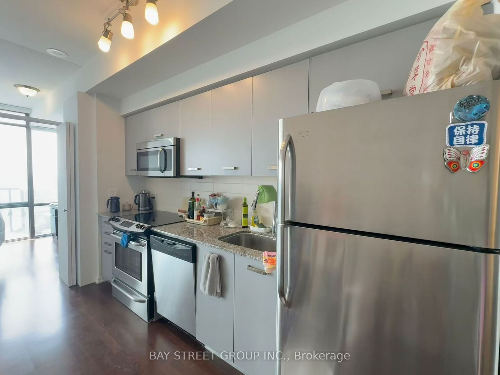 832 Bay St, unit 4801 for rent