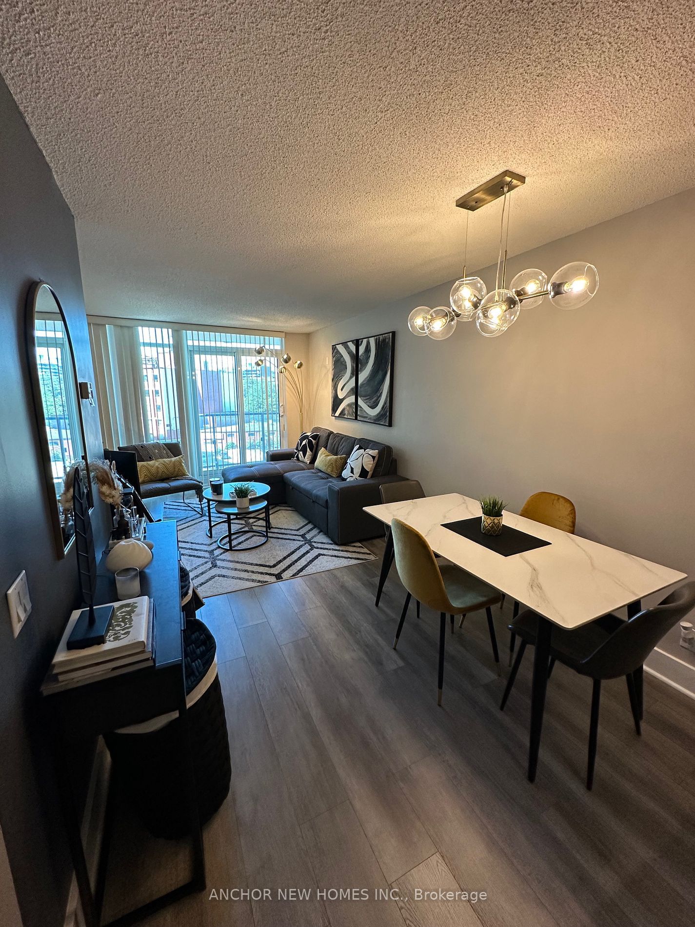 373 FRONT St W, unit 701 for rent