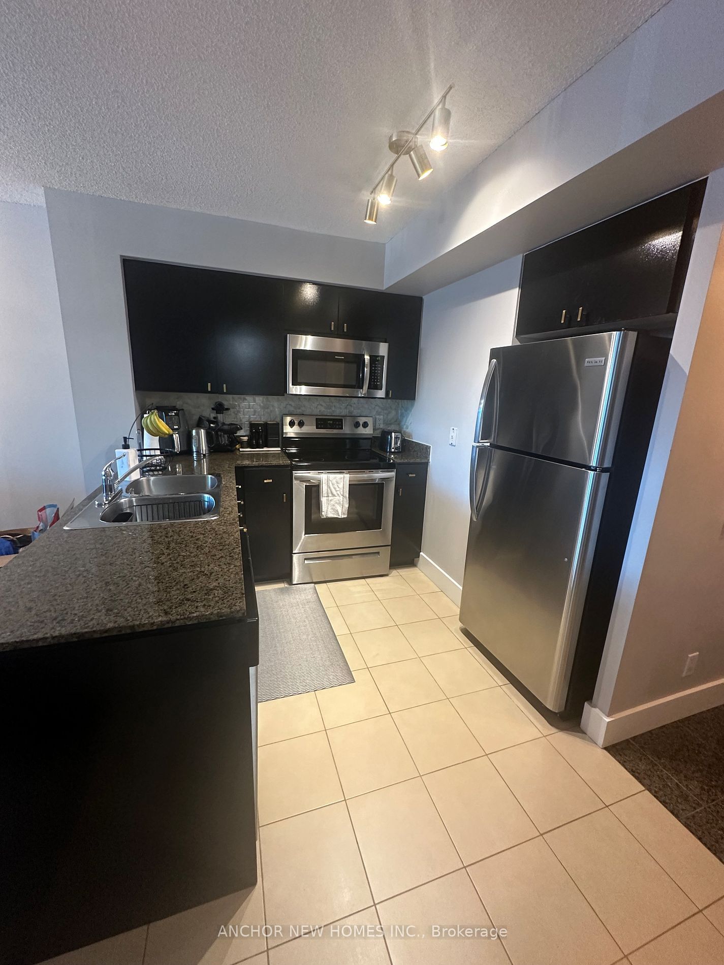 373 FRONT St W, unit 701 for rent