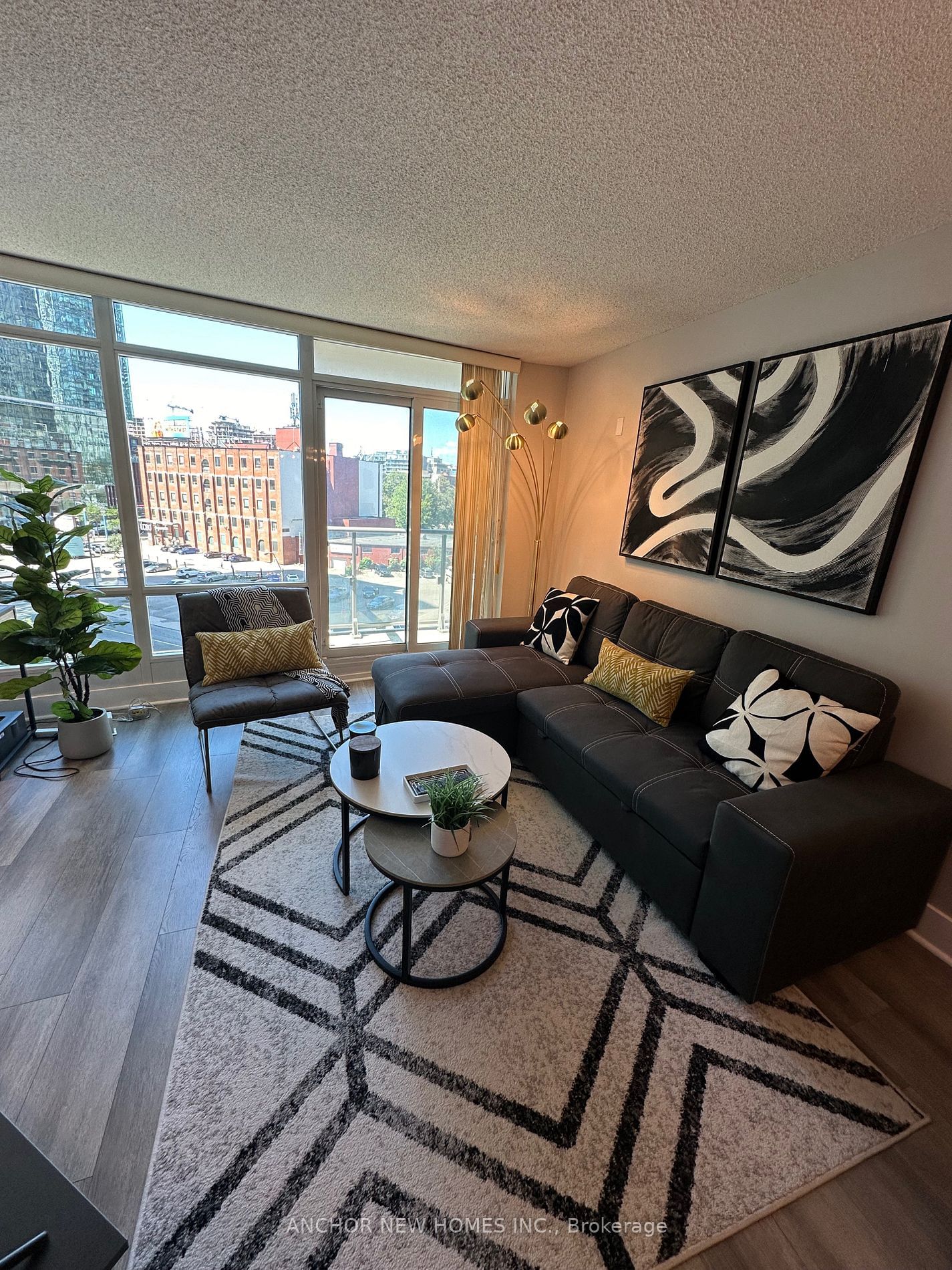 373 FRONT St W, unit 701 for rent