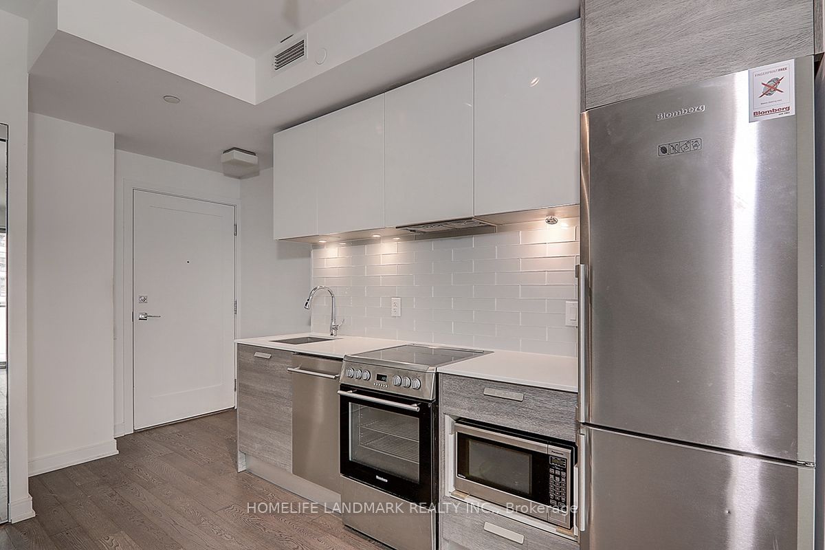 57 St Joseph St, unit 723 for rent