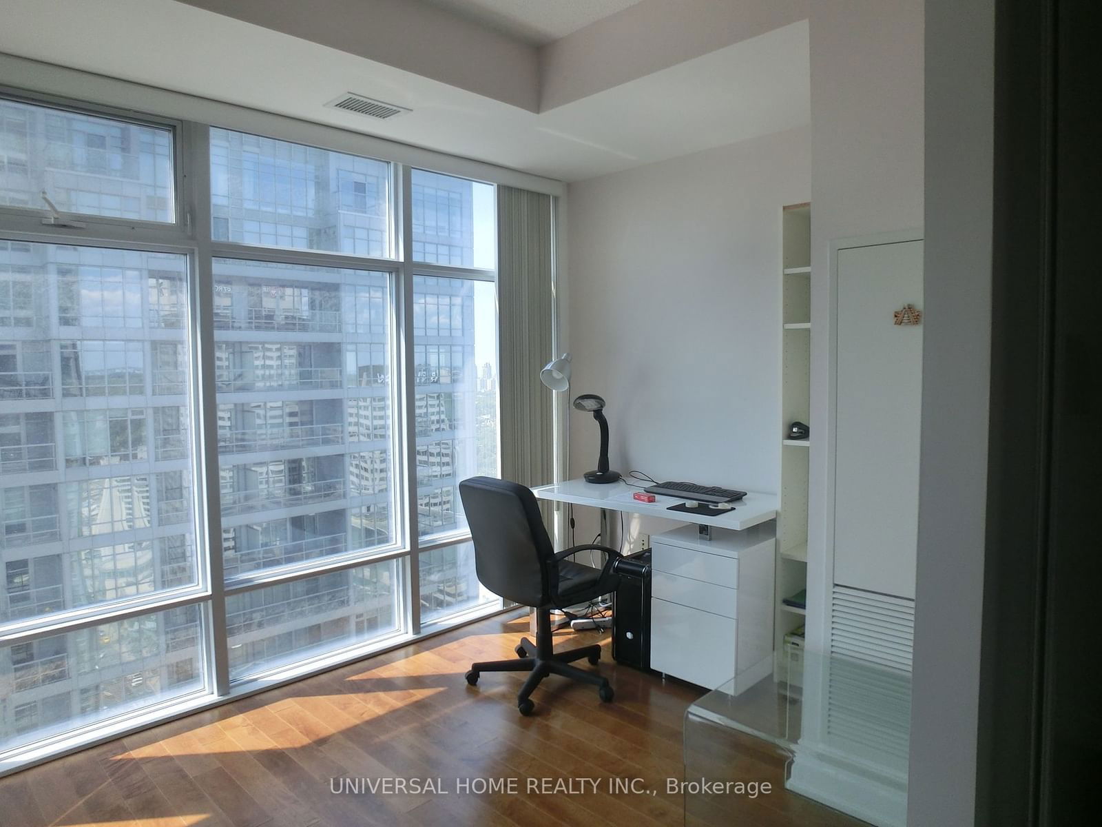 2191 Yonge St, unit 3704 for rent