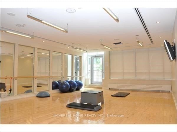 2191 Yonge St, unit 3704 for rent