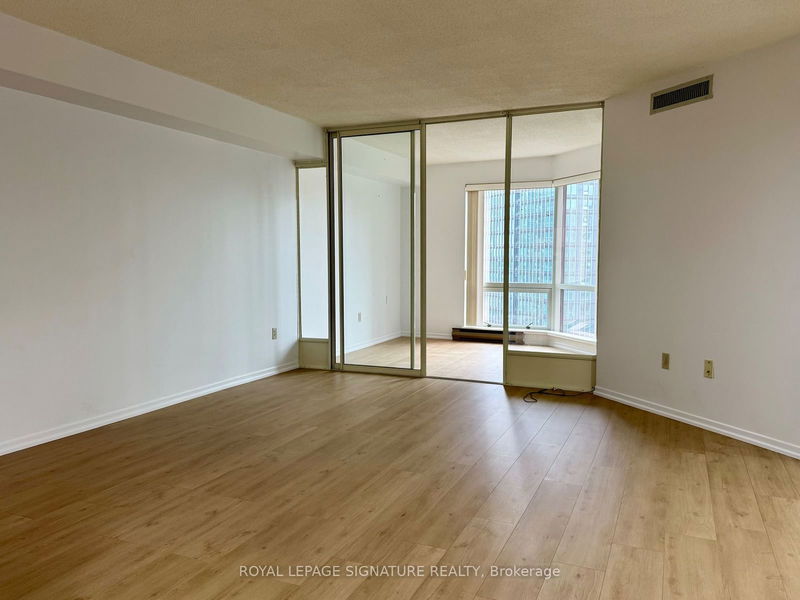 1001 Bay St, unit 2807 for rent