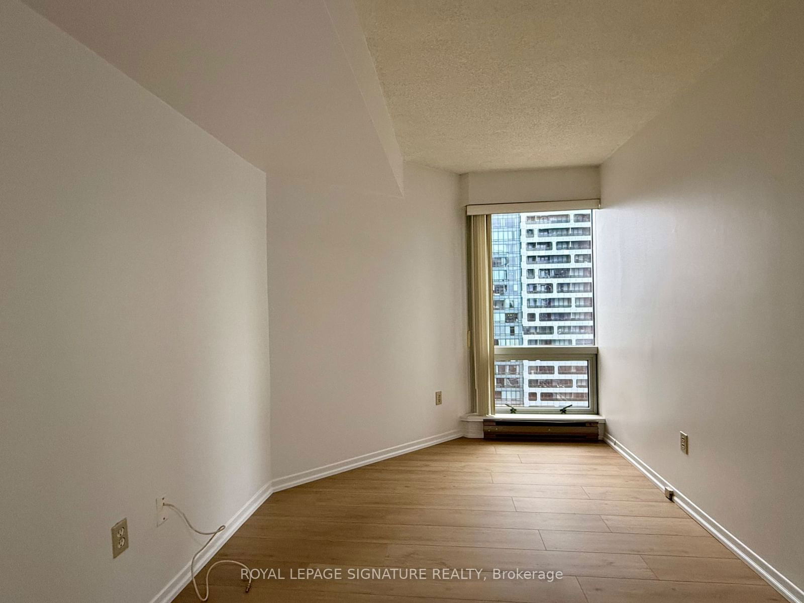 1001 Bay St, unit 2807 for rent