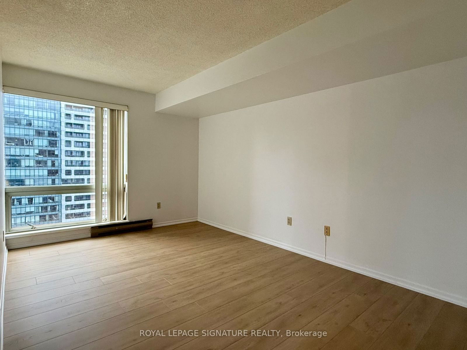 1001 Bay St, unit 2807 for rent