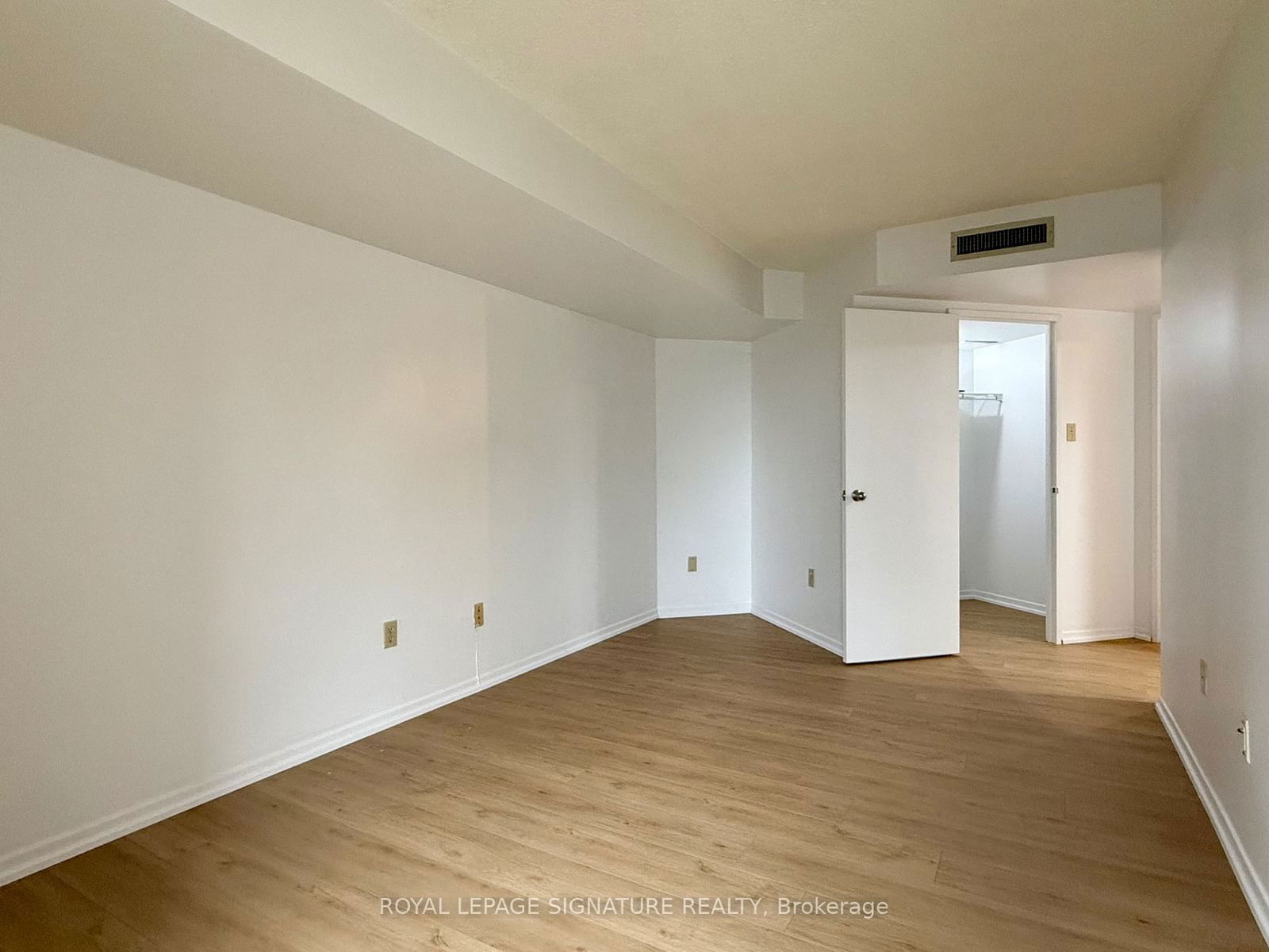 1001 Bay St, unit 2807 for rent