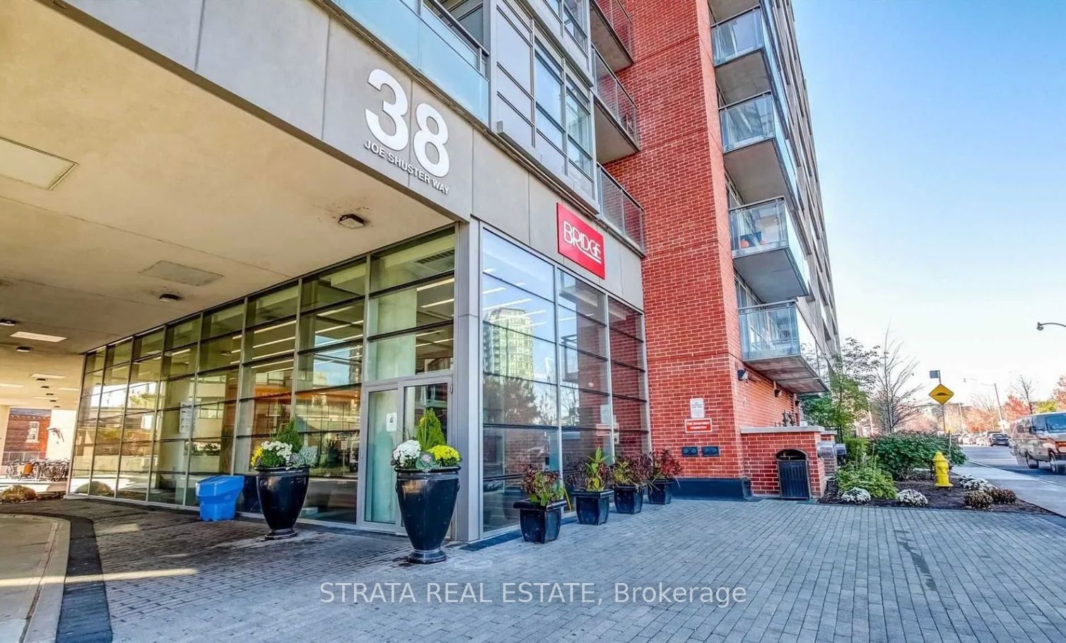 38 Joe Shuster Way, unit 628 for rent