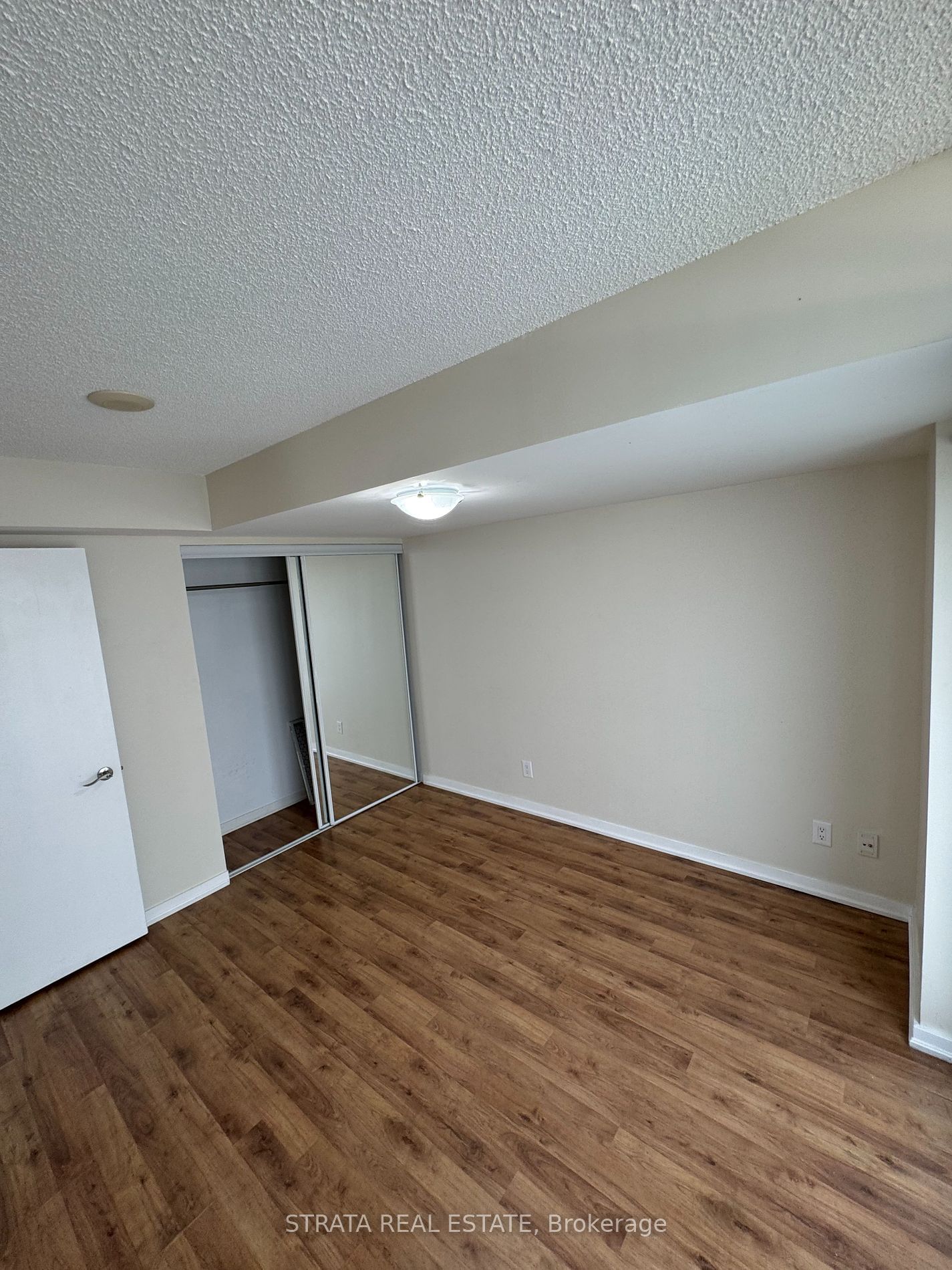 38 Joe Shuster Way, unit 628 for rent