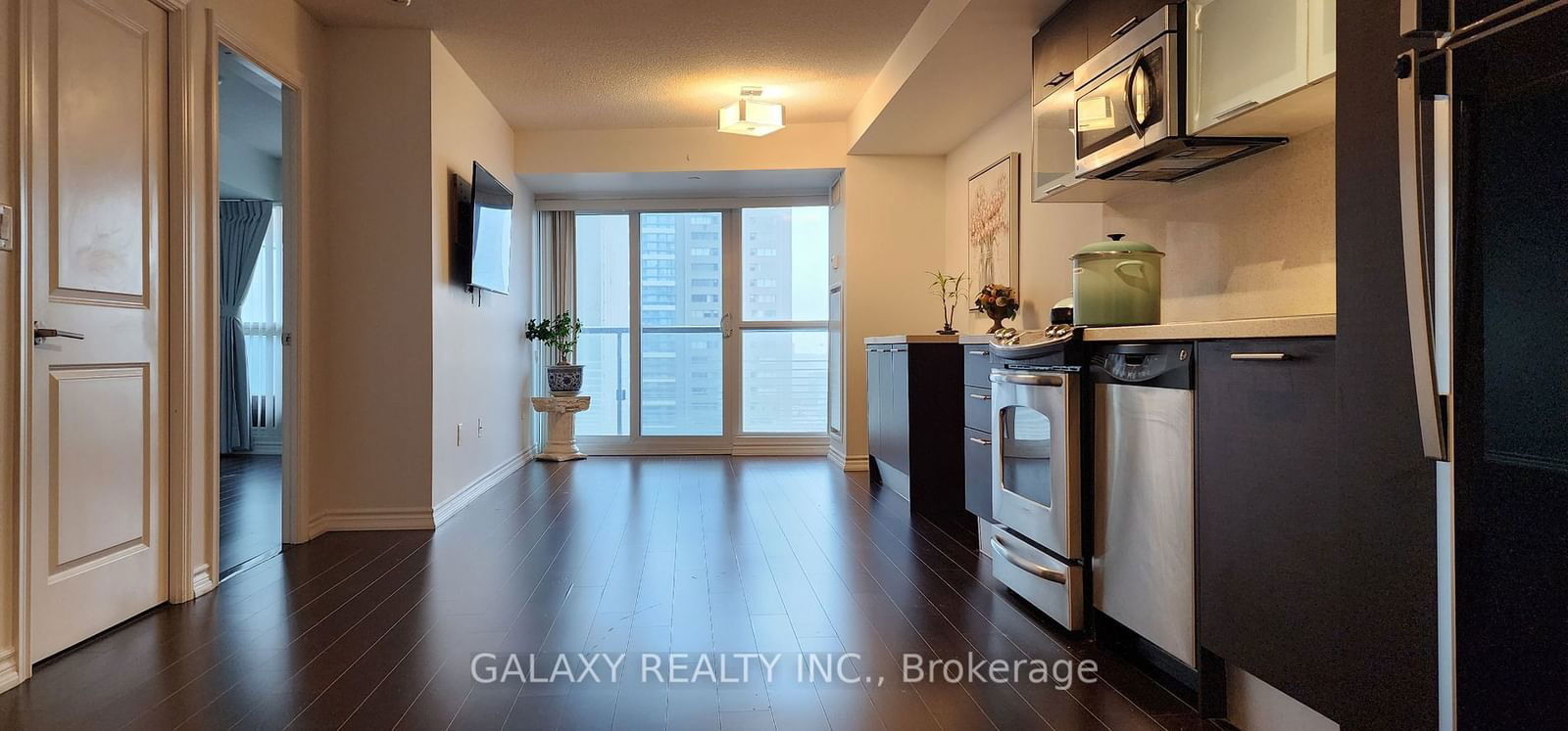 386 Yonge St, unit 1505 for sale