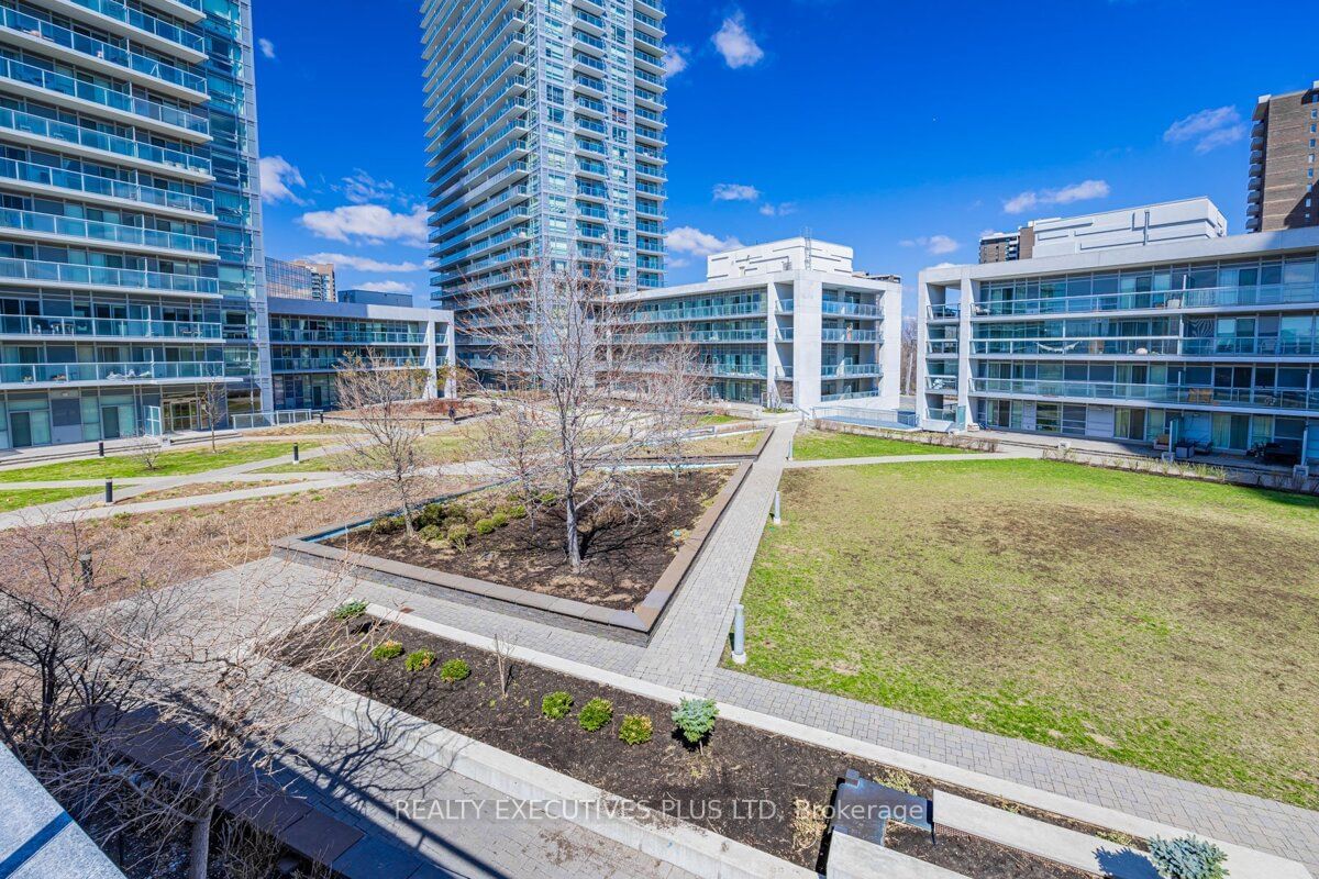 2015 Sheppard Ave E, unit 404 for sale