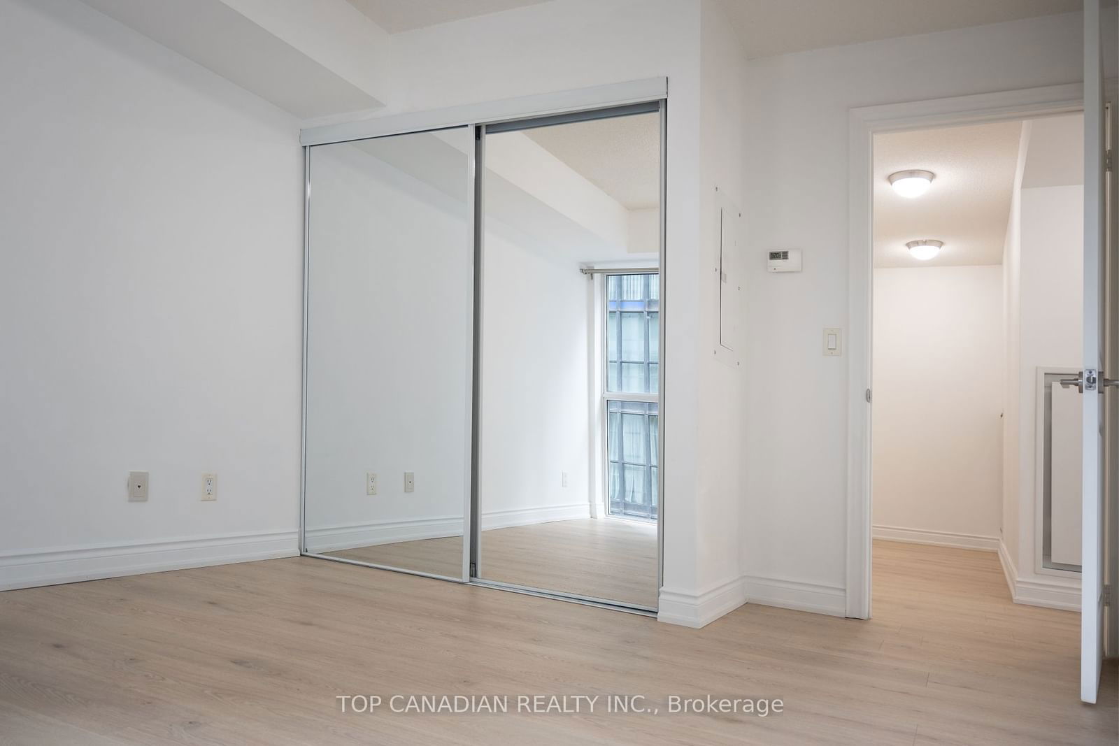 28 Ted Rogers Way, unit 402 for sale