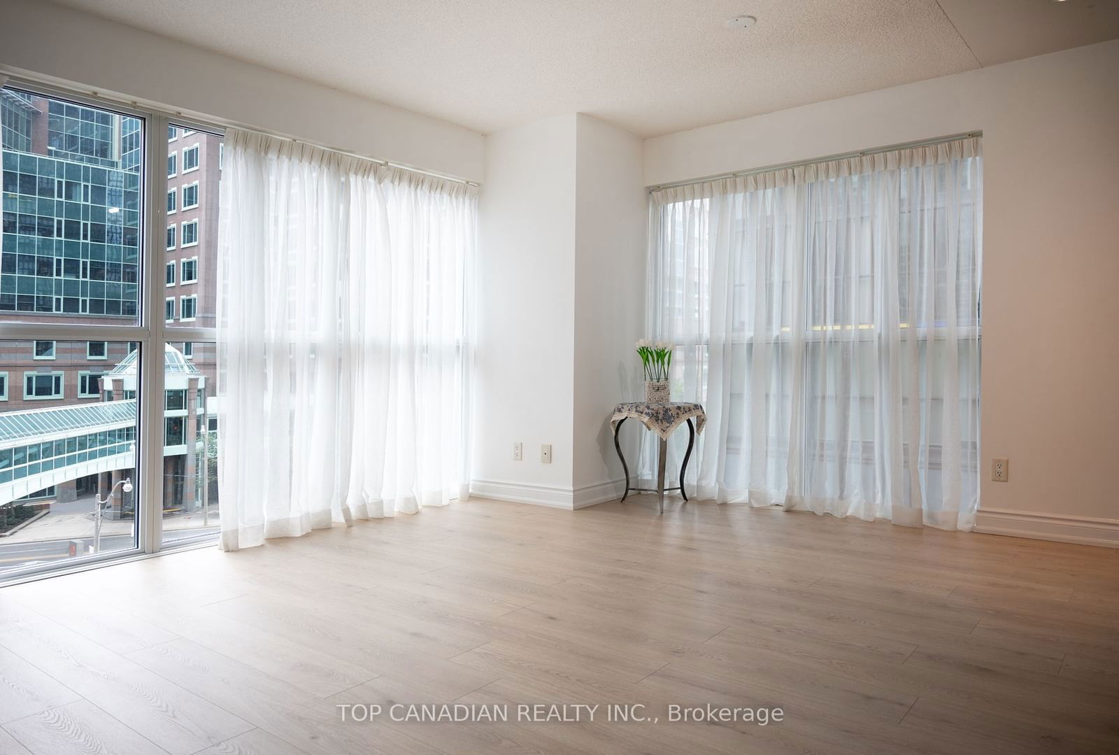 28 Ted Rogers Way, unit 402 for sale