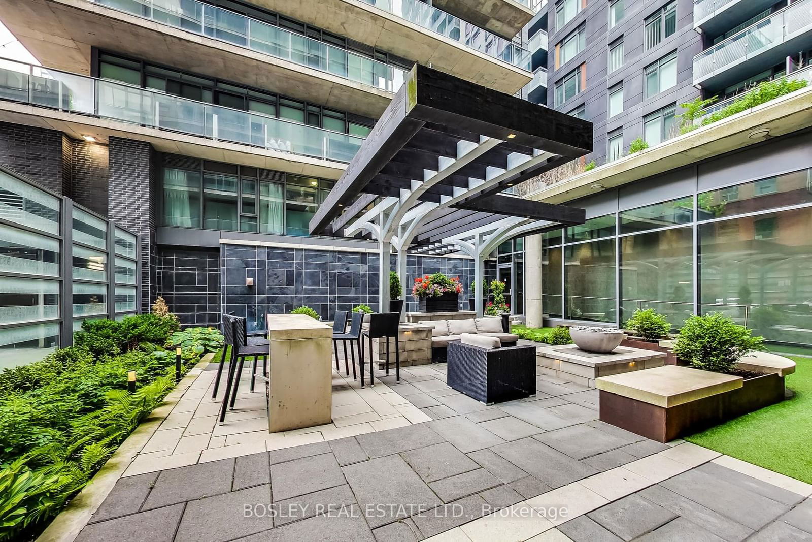 650 King St W, unit 711 for rent