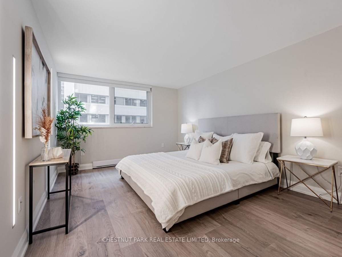 360 Bloor St E, unit 508 for sale