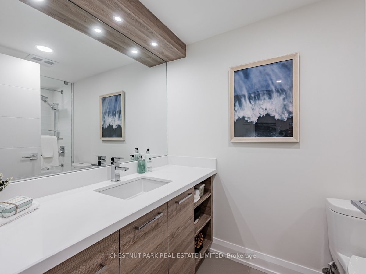 360 Bloor St E, unit 508 for sale