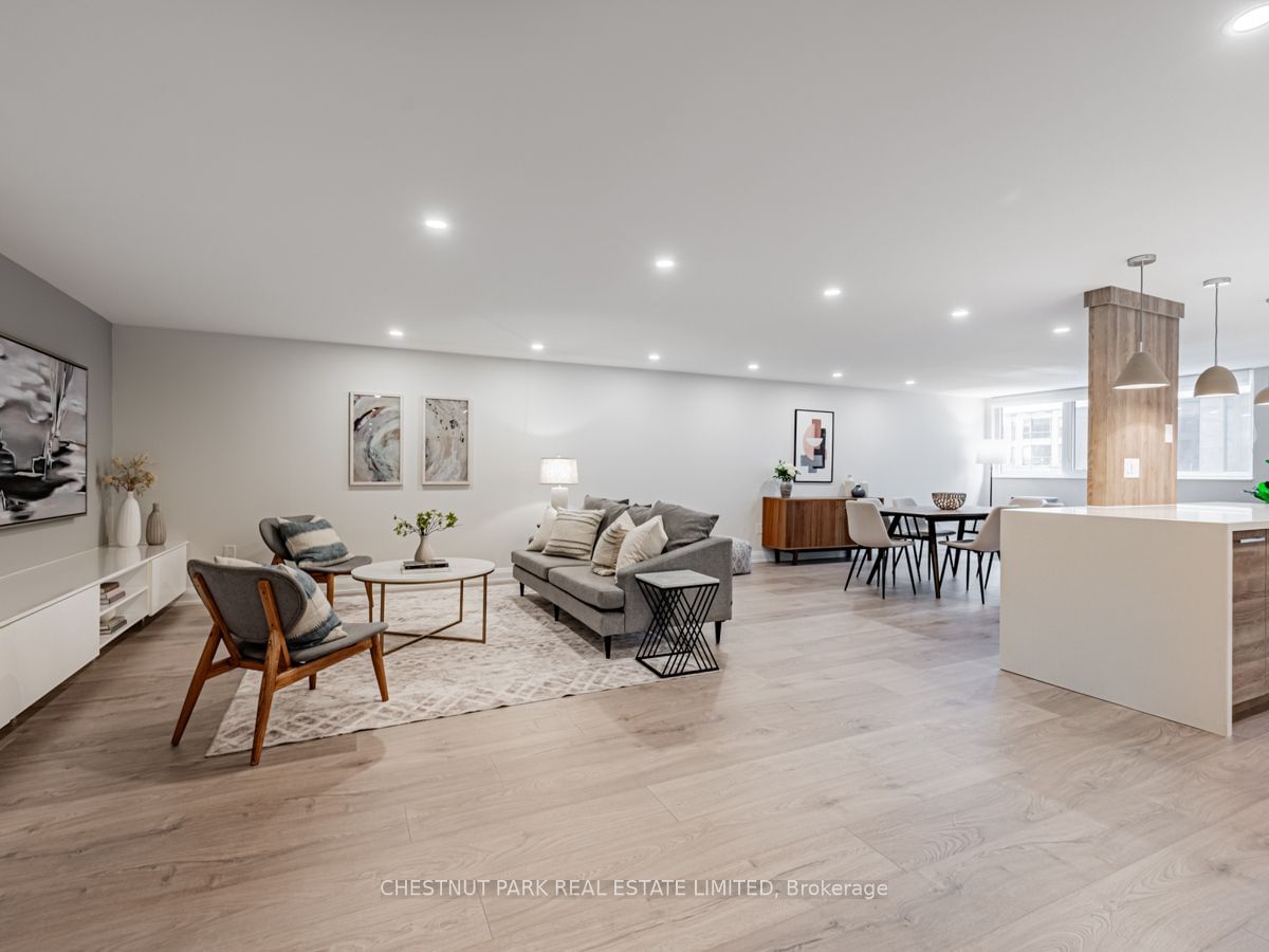 360 Bloor St E, unit 508 for sale