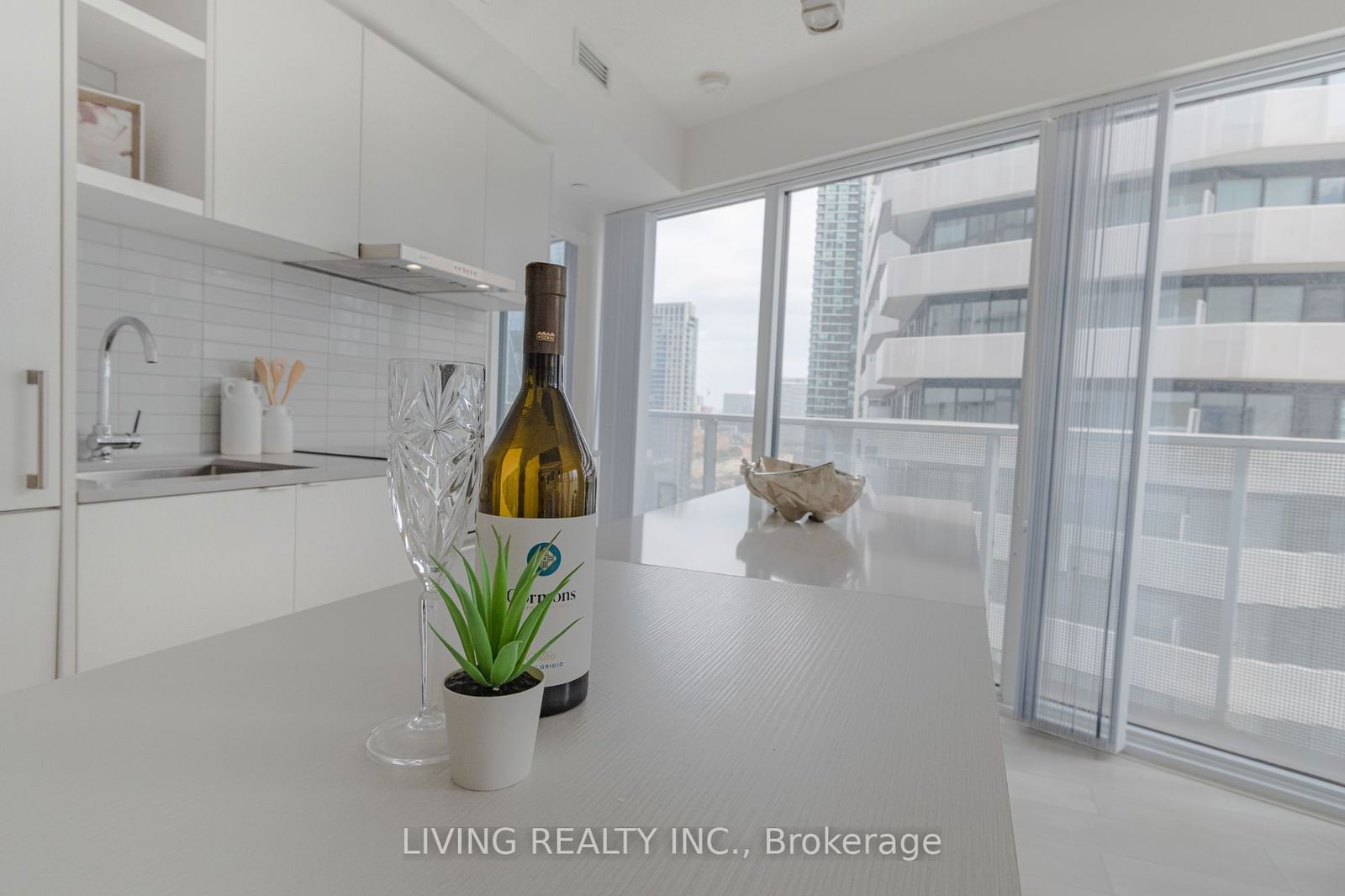 100 Harbour St, unit 2107 for sale