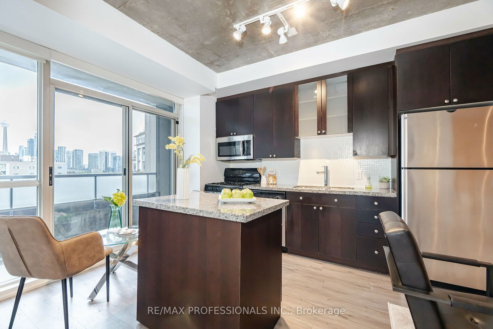 1 Shaw St, unit 727 for sale