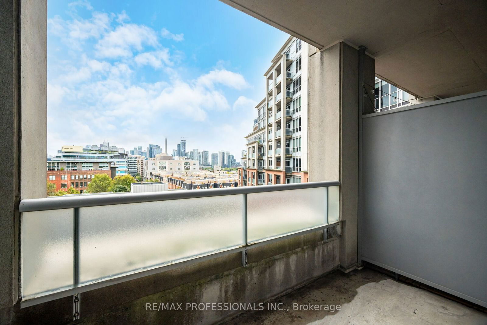 1 Shaw St, unit 727 for sale