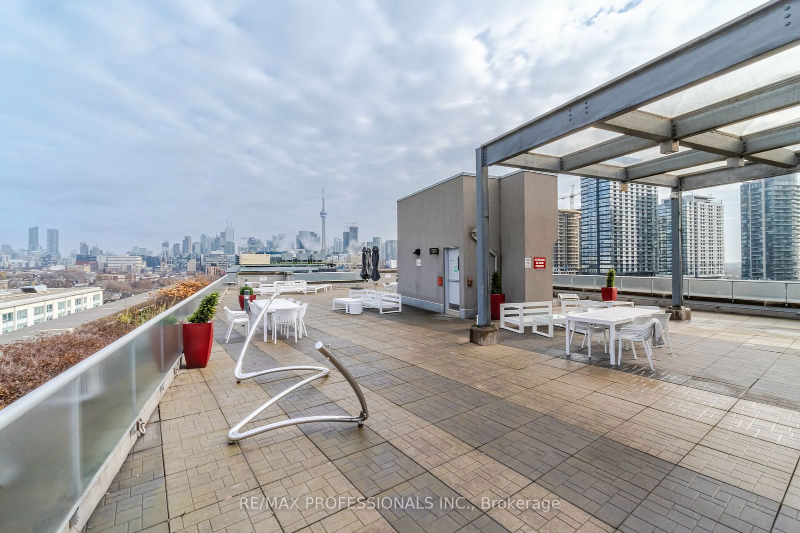 1 Shaw St, unit 727 for sale