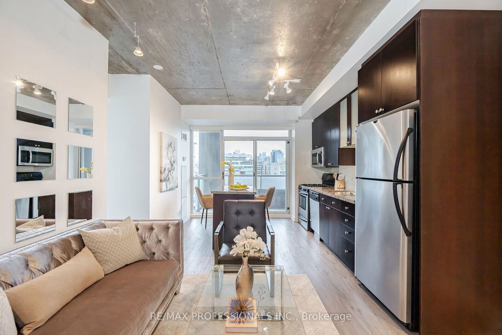 1 Shaw St, unit 727 for sale