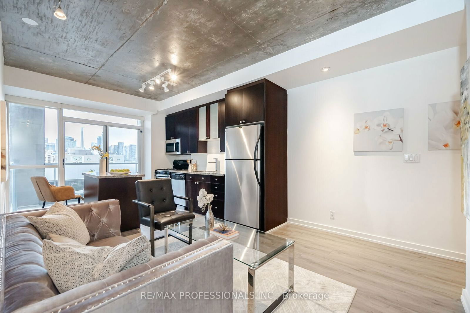 1 Shaw St, unit 727 for sale