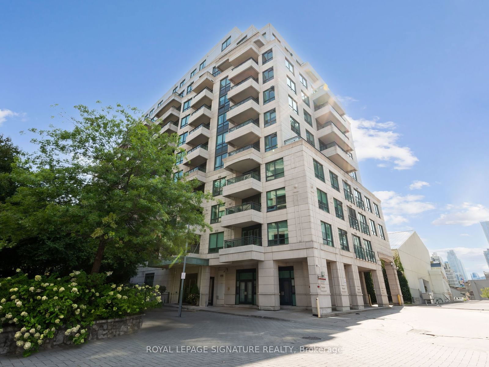 25 Scrivener Sq, unit 909 for sale