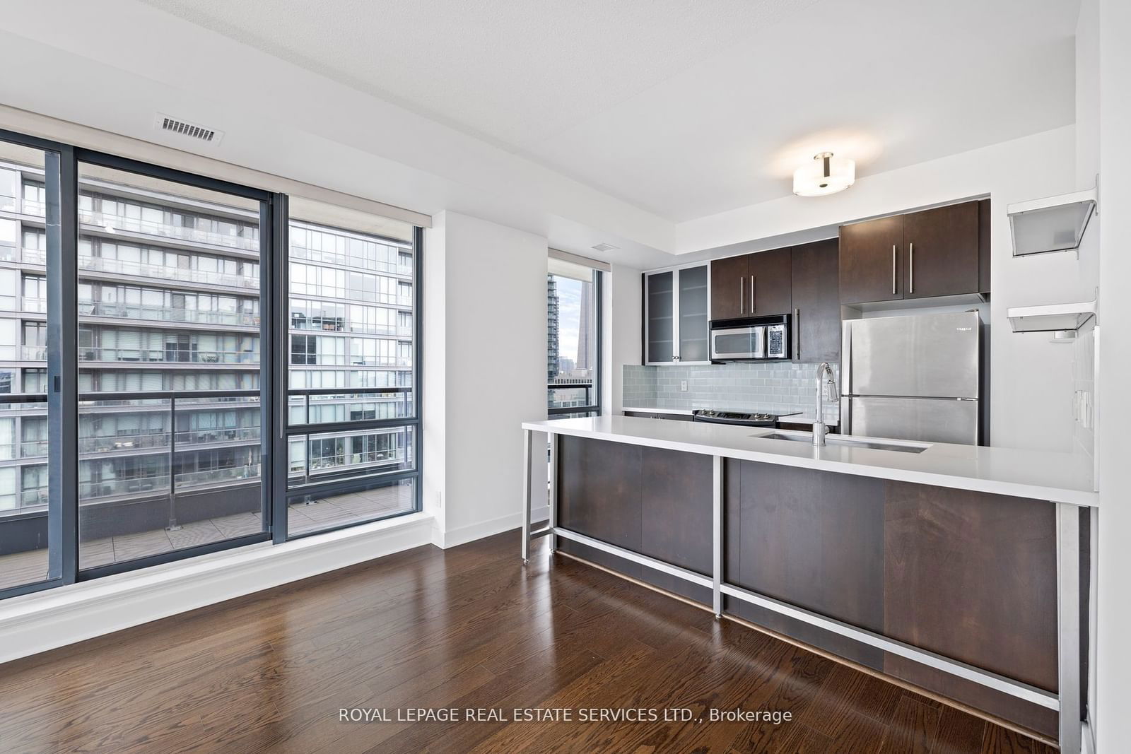 438 King St W, unit 2002 for rent