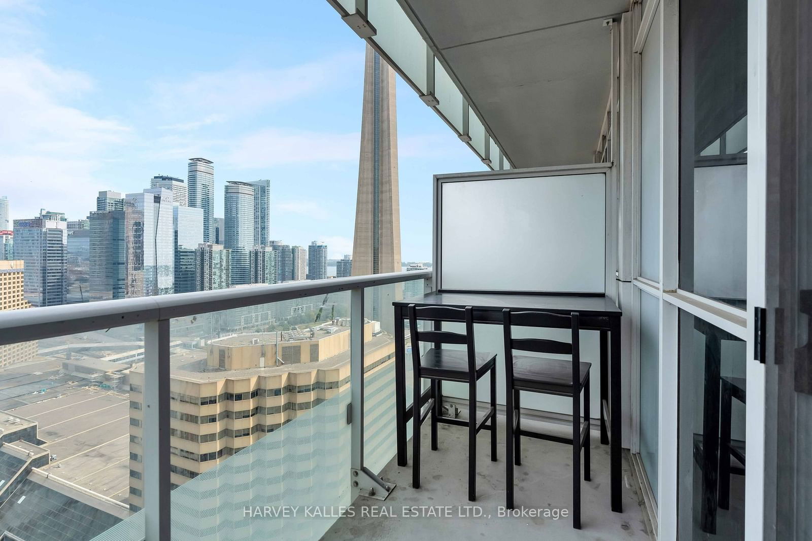 300 Front St W, unit 3008 for rent