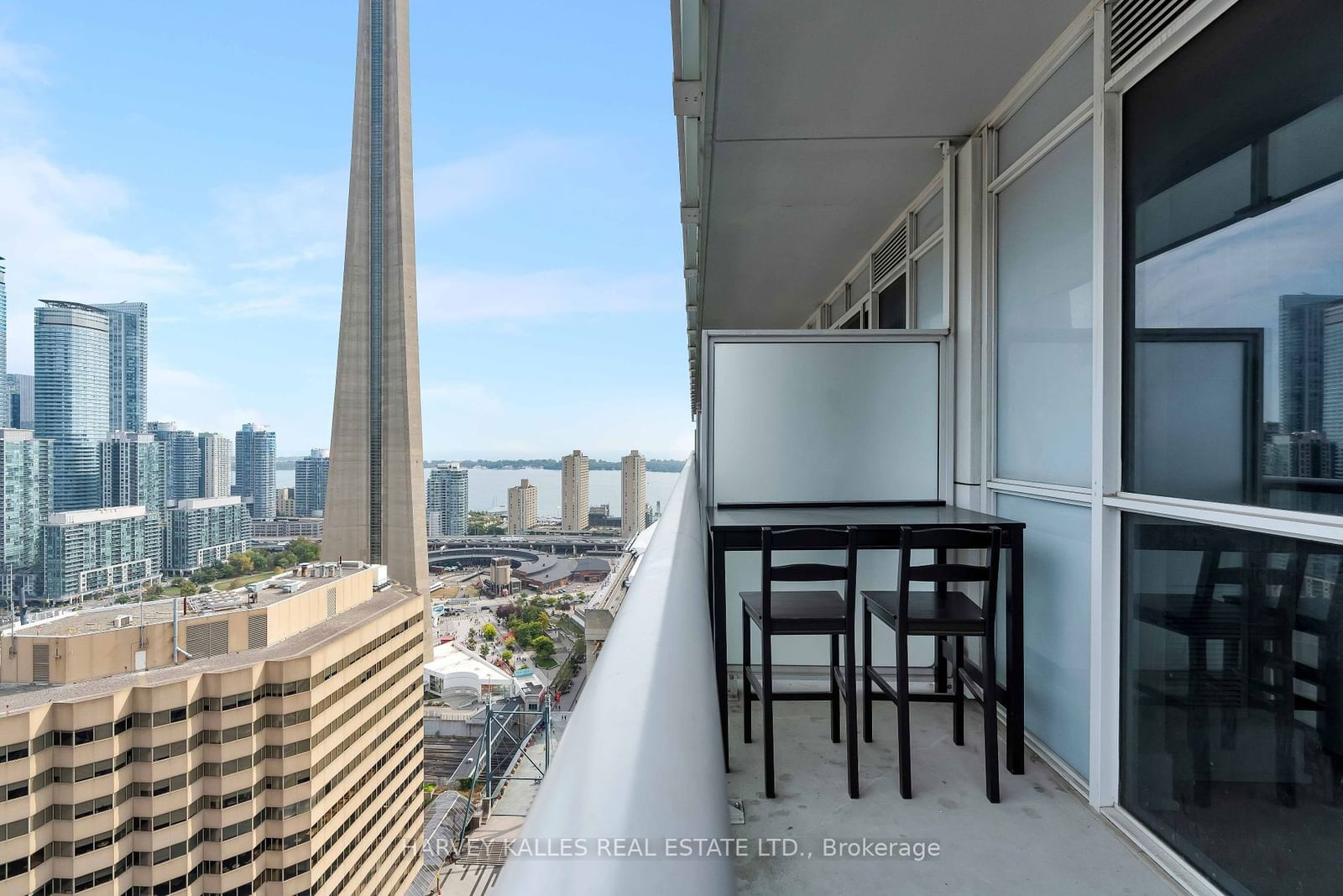 300 Front St W, unit 3008 for rent