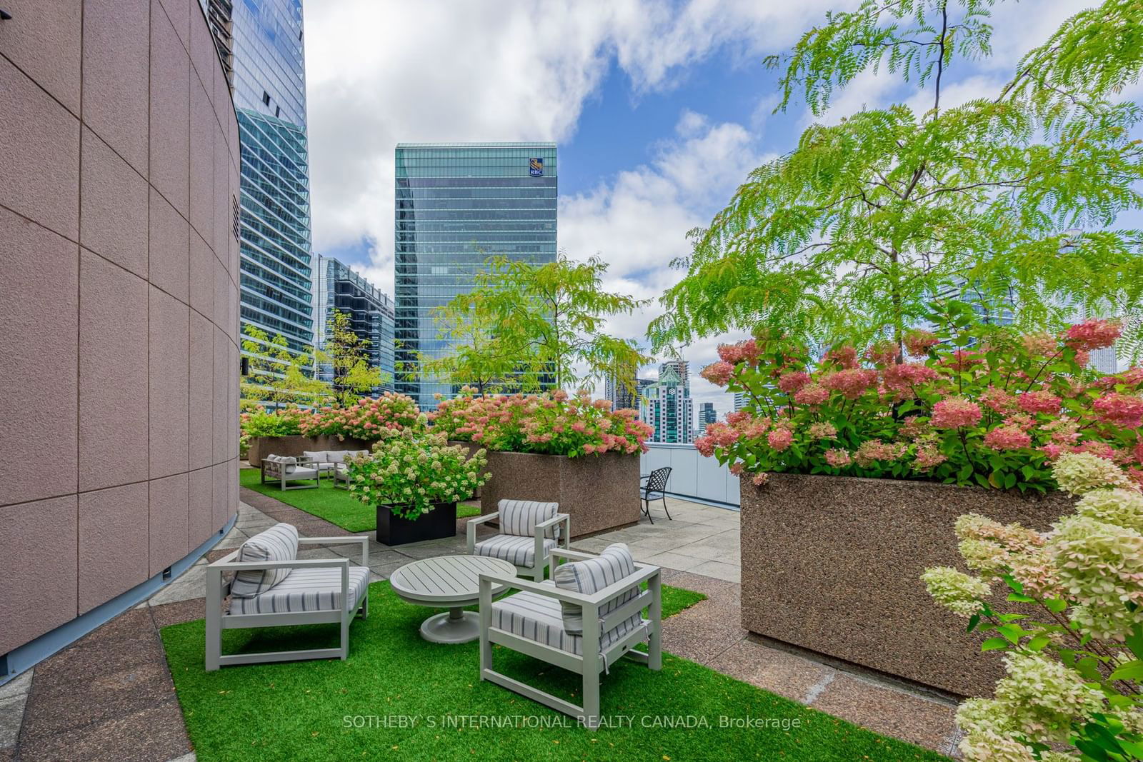 Empire Plaza, Downtown, Toronto