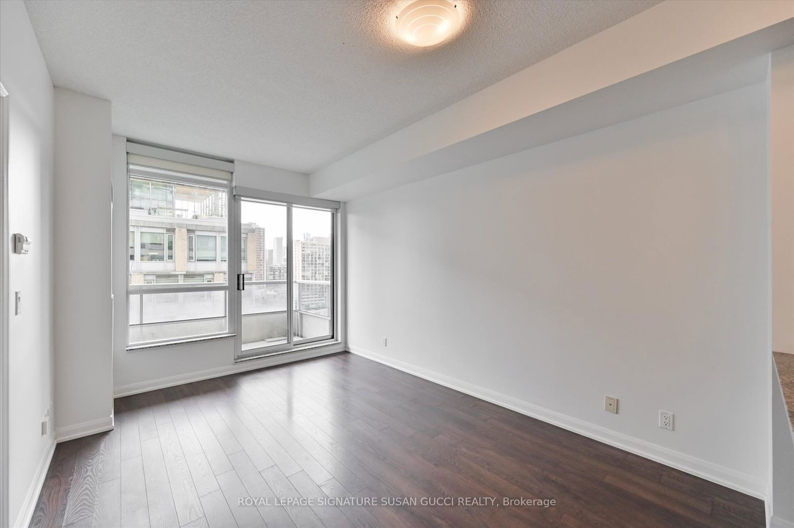 500 Sherbourne St, unit 907 for sale