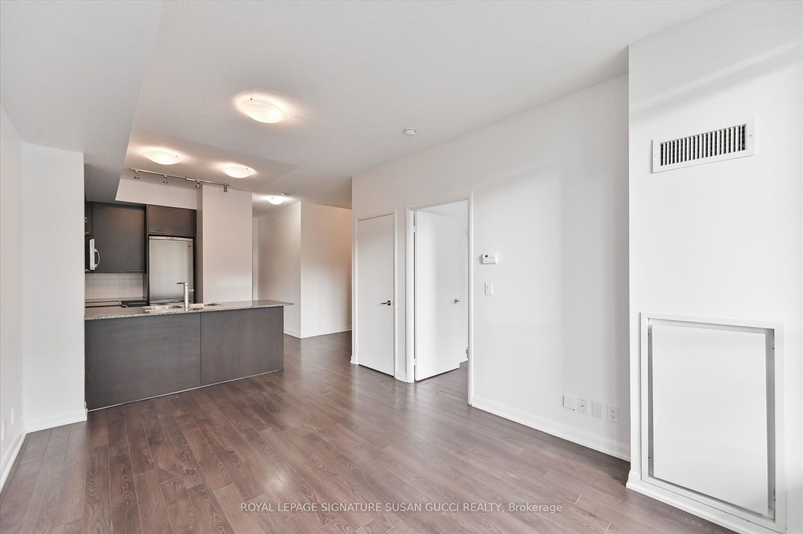 500 Sherbourne St, unit 907 for sale