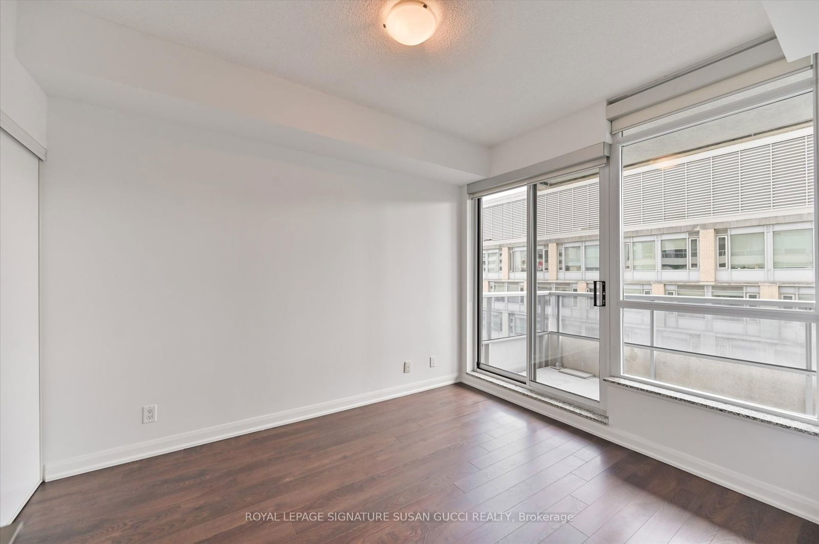 500 Sherbourne St, unit 907 for sale